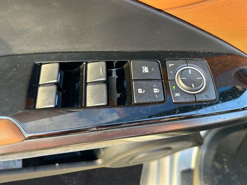 Used 2022 Lexus IS 300 w/ Accessory Package RWD image 13