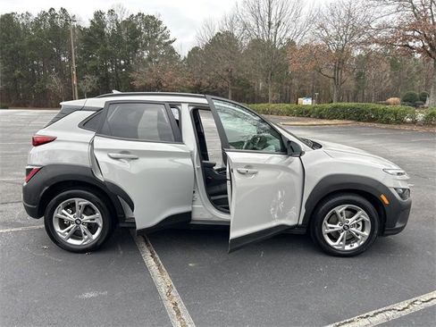 Used 2023 Hyundai Kona SEL w/ Cargo Package image 11