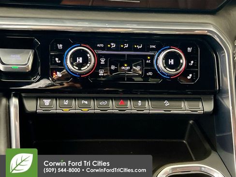 Used 2024 GMC Sierra 3500 Denali Ultimate image 9