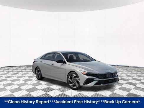 Used 2026 Hyundai Elantra SEL Sport Premium w/ Cargo Package FWD image 2