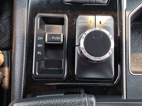 Used 2022 Toyota Tundra Limited AWD/4WD image 28