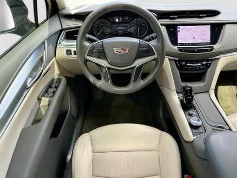 Used 2020 Cadillac XT5 Premium Luxury image 24