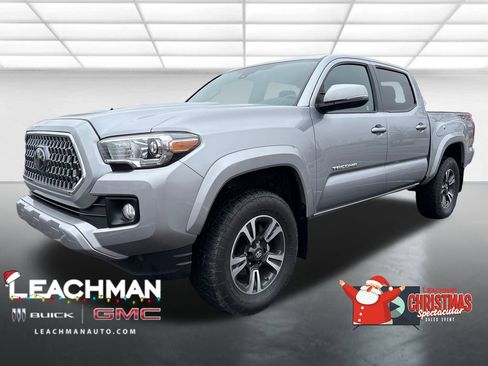 Used 2019 Toyota Tacoma TRD Sport image 9