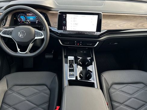 New 2026 Volkswagen Atlas SE FWD image 11