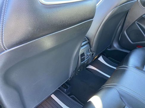 Used 2018 Mercedes-Benz CLA 250 image 4