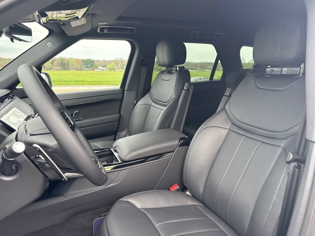 New 2026 Land Rover Range Rover Sport SE AWD/4WD image 11