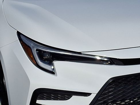 Used 2025 Toyota Corolla SE image 9