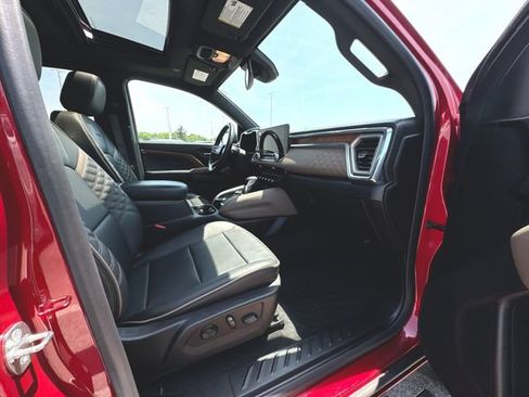 Used 2023 GMC Canyon Denali AWD/4WD image 30