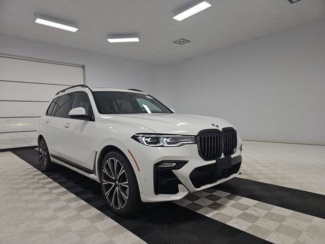 Used 2022 BMW X7 xDrive40i w/ M Sport Package AWD/4WD image 2