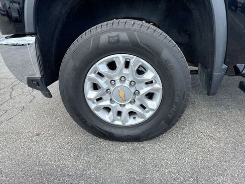 Used 2024 Chevrolet Silverado 2500 LTZ image 10