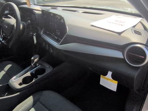 New 2026 Chevrolet Trax RS w/ Driver Confidence Package FWD image 28