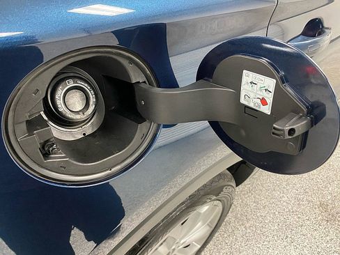 Used 2015 Lincoln MKC FWD w/ Equipment Group 101A Select image 29