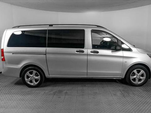Used 2016 Mercedes-Benz Metris Passenger w/ Premium Appearance Package image 9