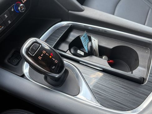Used 2020 Buick Enclave Essence FWD image 22