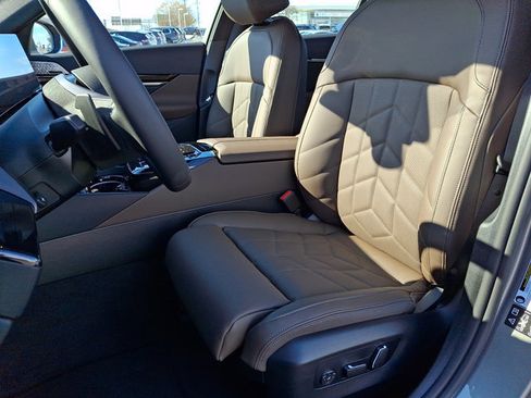 New 2026 BMW 530i xDrive w/ Premium Package AWD/4WD image 8