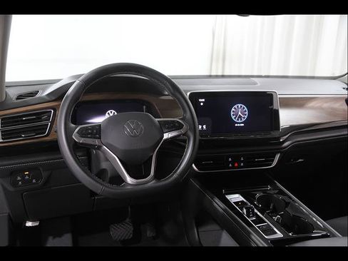 Certified 2024 Volkswagen Atlas SE AWD/4WD image 7
