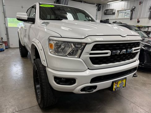 Used 2022 RAM 1500 Big Horn AWD/4WD image 3