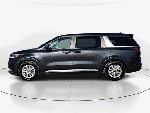 Used 2024 Kia Carnival LX image 8