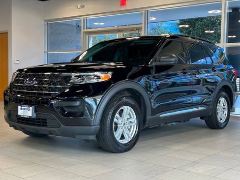 Used 2022 Ford Explorer XLT w/ Class IV Trailer Tow Package image 4