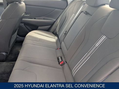 Certified 2025 Hyundai Elantra SEL FWD image 17