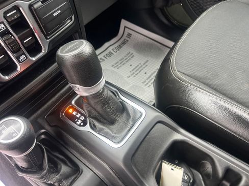 Used 2021 Jeep Gladiator Sport AWD/4WD image 23