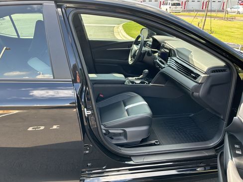 Used 2026 Toyota Camry SE FWD image 32