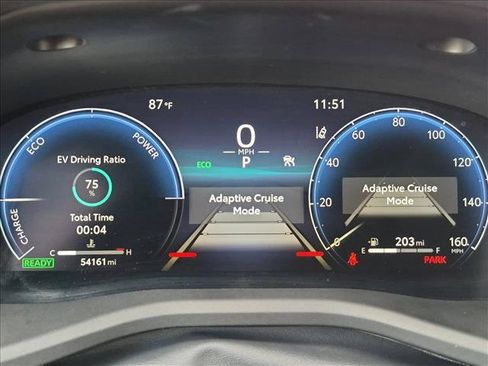 Used 2025 Toyota Camry XSE FWD image 11