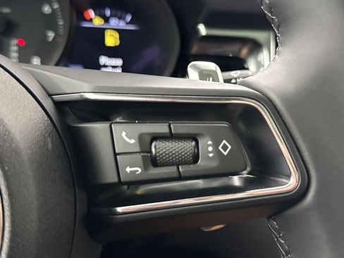 New 2025 Porsche Macan image 17