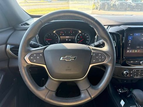 Used 2023 Chevrolet Traverse LT FWD image 13