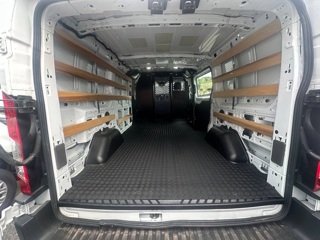 Certified 2025 Ford Transit 250 Low Roof w/ Exterior Upgrade Package RWD image 9