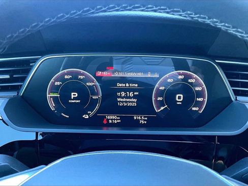 Certified 2024 Audi Q8 e-tron Premium Plus image 26