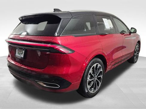 Used 2025 Lincoln Nautilus Reserve image 7