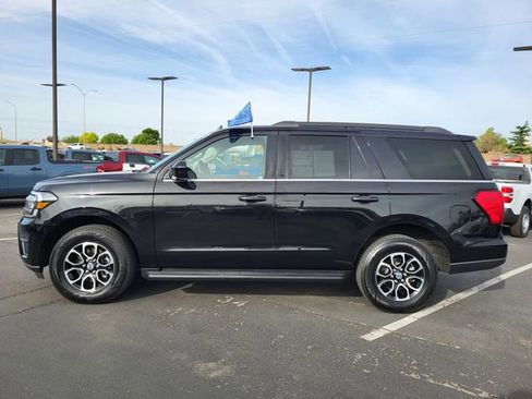 Certified 2024 Ford Expedition XLT image 4