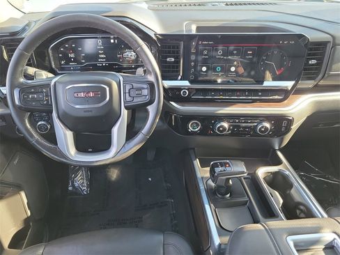 Used 2022 GMC Sierra 1500 SLT w/ SLT Convenience Package image 4