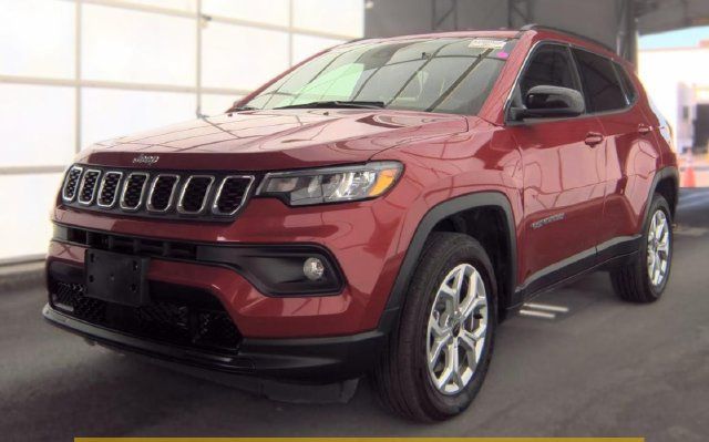 Used 2026 Jeep Compass Latitude AWD/4WD image 1