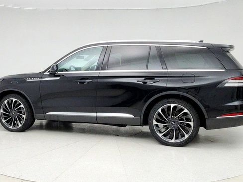 Used 2023 Lincoln Aviator Reserve w/ Equipment Group 201A image 7