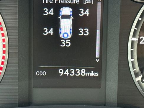 Used 2021 Lexus GX 460 Premium w/ Premium Package image 26