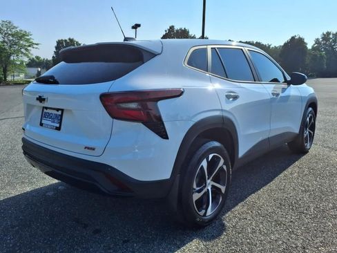 Used 2024 Chevrolet Trax RS w/ Driver Confidence Package image 4