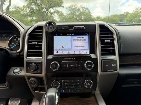Used 2019 Ford F150 Lariat RWD image 13