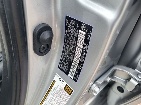 Used 2022 Toyota Corolla LE w/ Carpet Mat Package (TMS) image 27