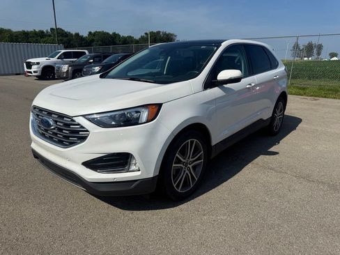 Used 2023 Ford Edge Titanium AWD/4WD image 2