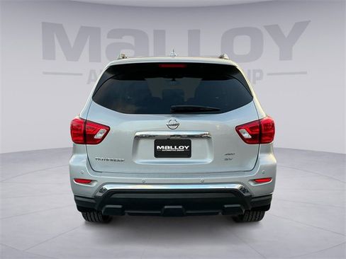 Used 2020 Nissan Pathfinder SV image 4