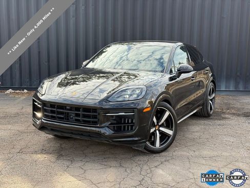 Used 2025 Porsche Cayenne GTS image 1