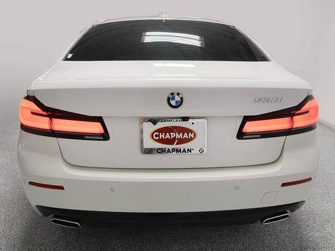Used 2023 BMW 530i w/ Convenience Package RWD image 4