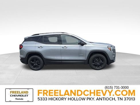 Used 2023 GMC Terrain AT4 AWD/4WD image 2
