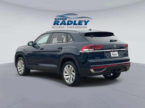 Used 2022 Volkswagen Atlas Cross Sport SE w/ Panoramic Sunroof Package image 4
