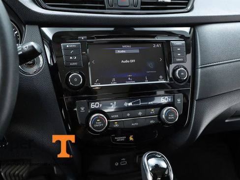Used 2019 Nissan Rogue SV FWD image 25