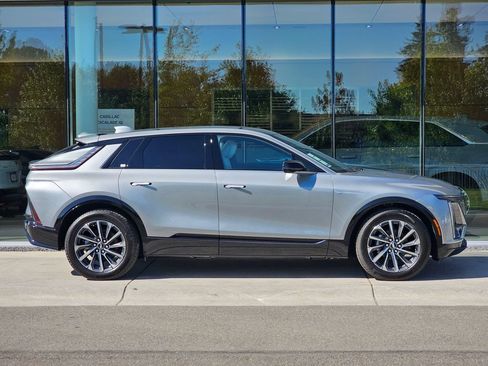 New 2026 Cadillac Lyriq Sport AWD/4WD image 6