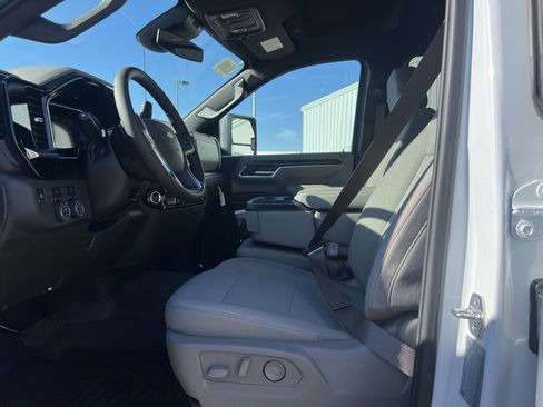 New 2026 Chevrolet Silverado 2500 LT image 5