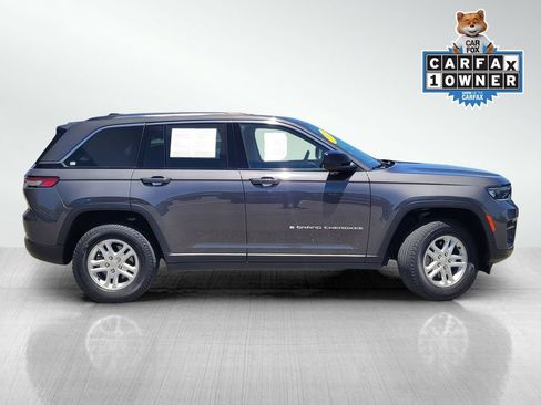 Used 2023 Jeep Grand Cherokee Laredo w/ Luxury Tech Group I AWD/4WD image 3